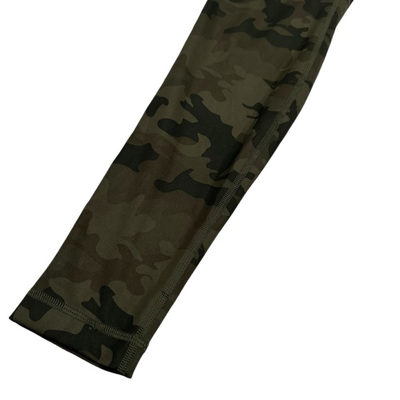 Lululemon Wunder Under Pant *Full-On Luxtreme
Savasana Camo 20cm Fatigue Green - Picture 8 of 9
